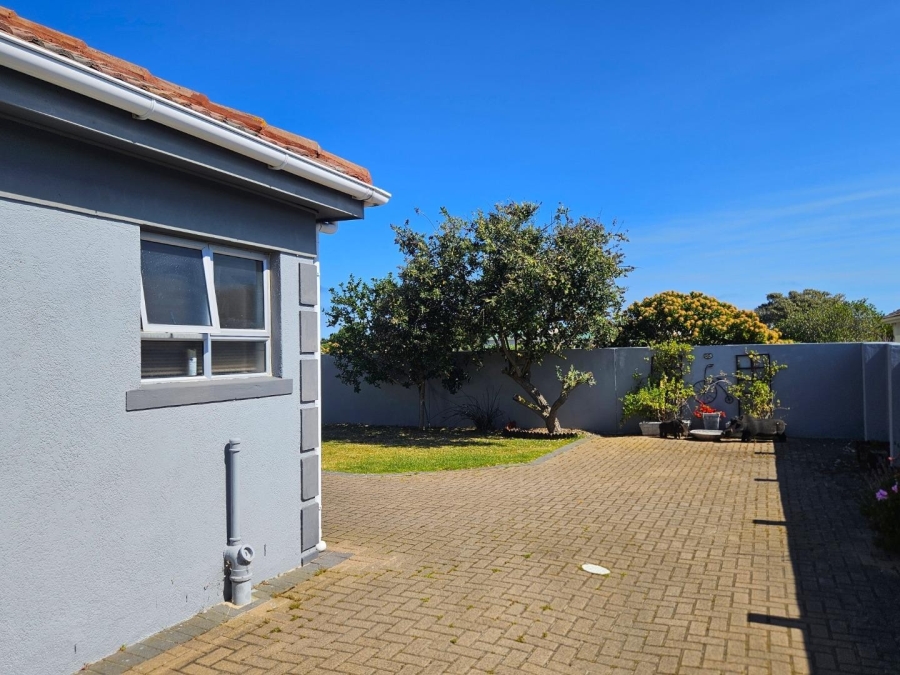 3 Bedroom Property for Sale in Pearly Beach Western Cape